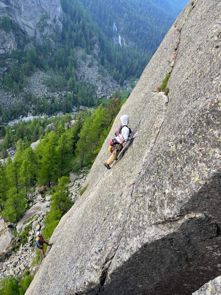 corso base vie multipitch in valle dell'orco con guida alpina 